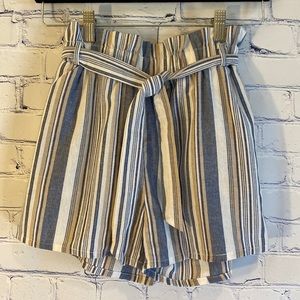 SHEIN Shorts Girls 12 Striped Blue and Cream with Tie Front Excellent Cond.